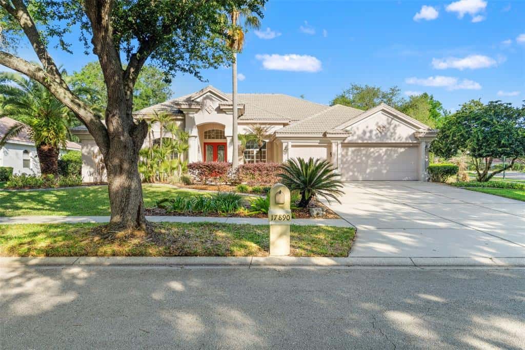 Single Family Residence in TAMPA