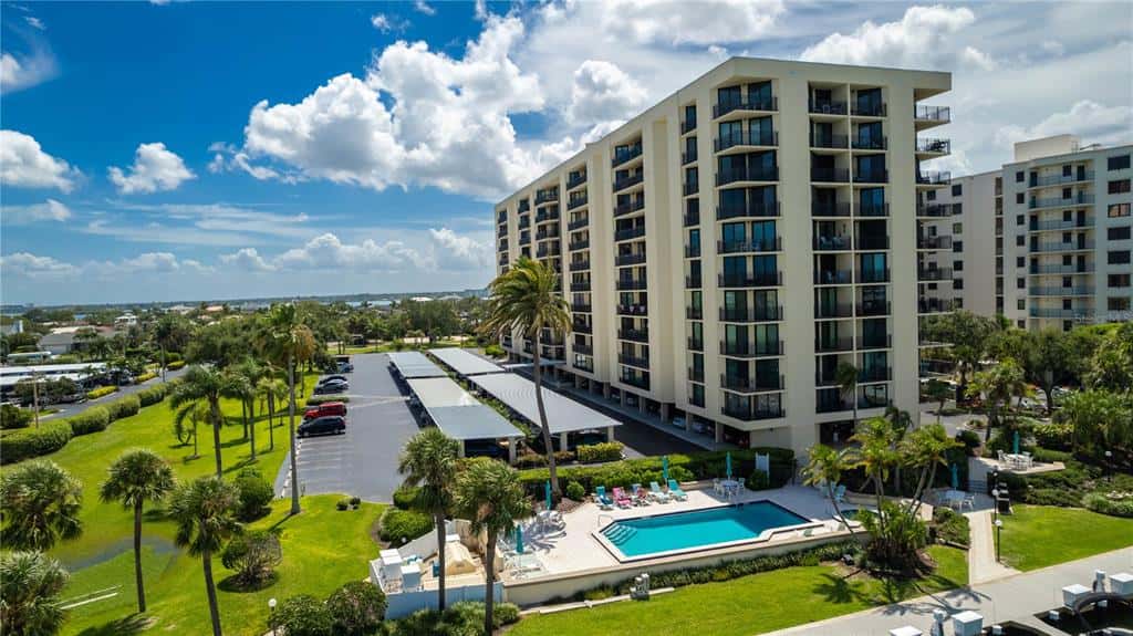 Condominium in CLEARWATER BEACH