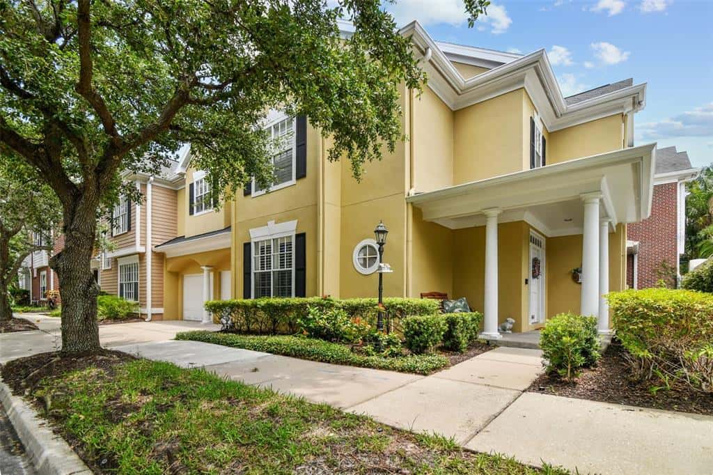 Townhouse in TAMPA