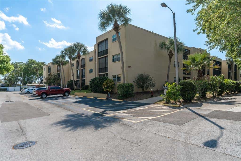 Condominium in LARGO