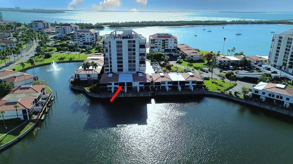 Condominium in ST PETERSBURG