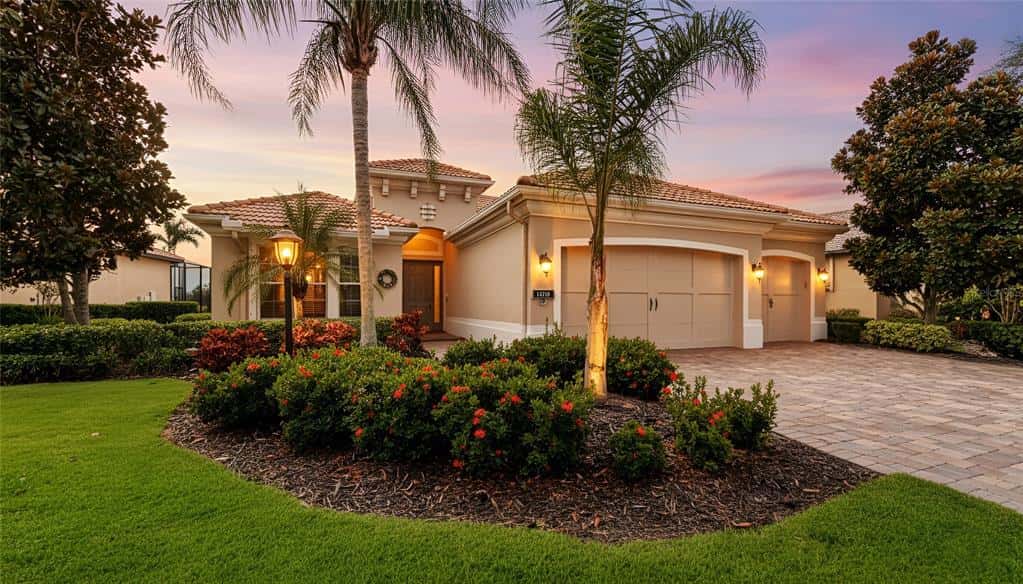 Single Family Residence in LAKEWOOD RANCH