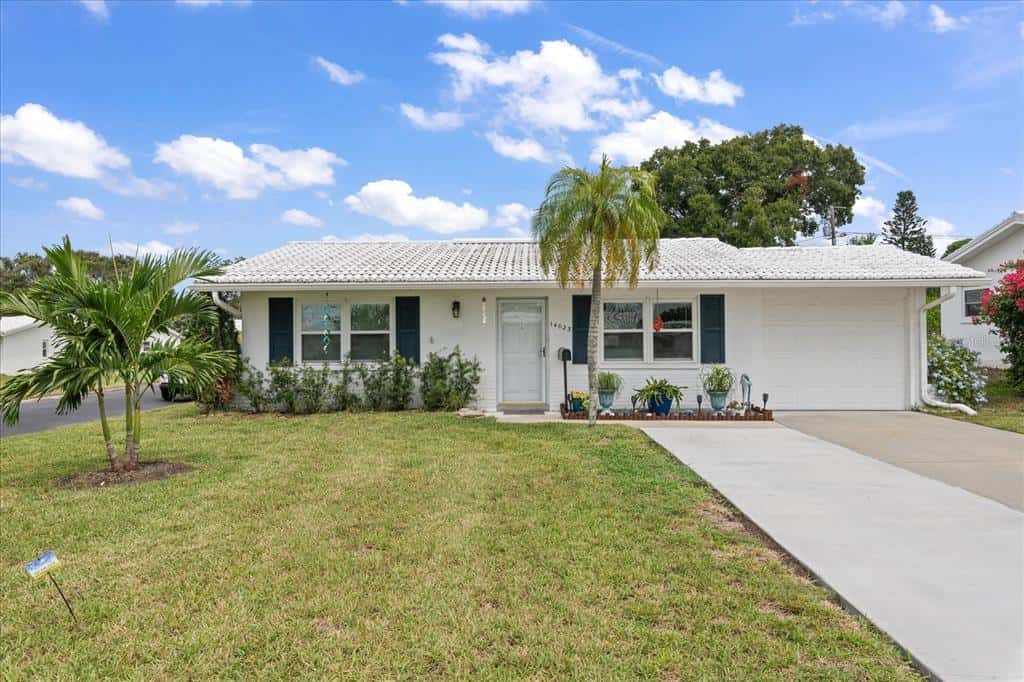 Single Family Residence in SEMINOLE