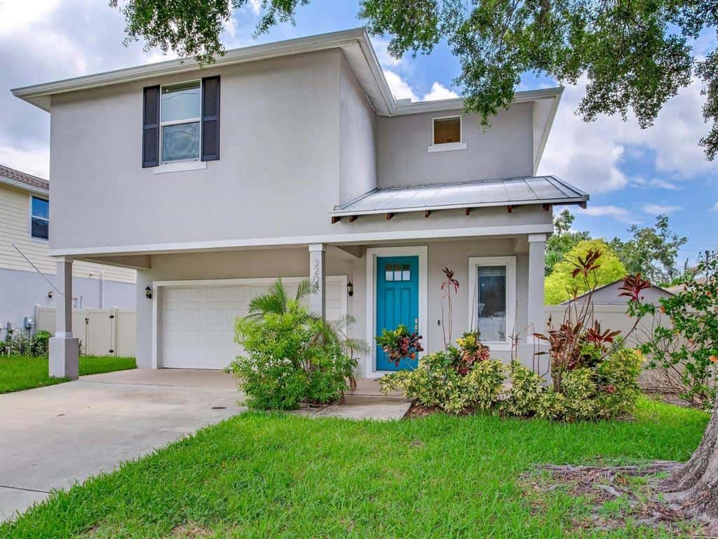 Single Family Residence in TAMPA
