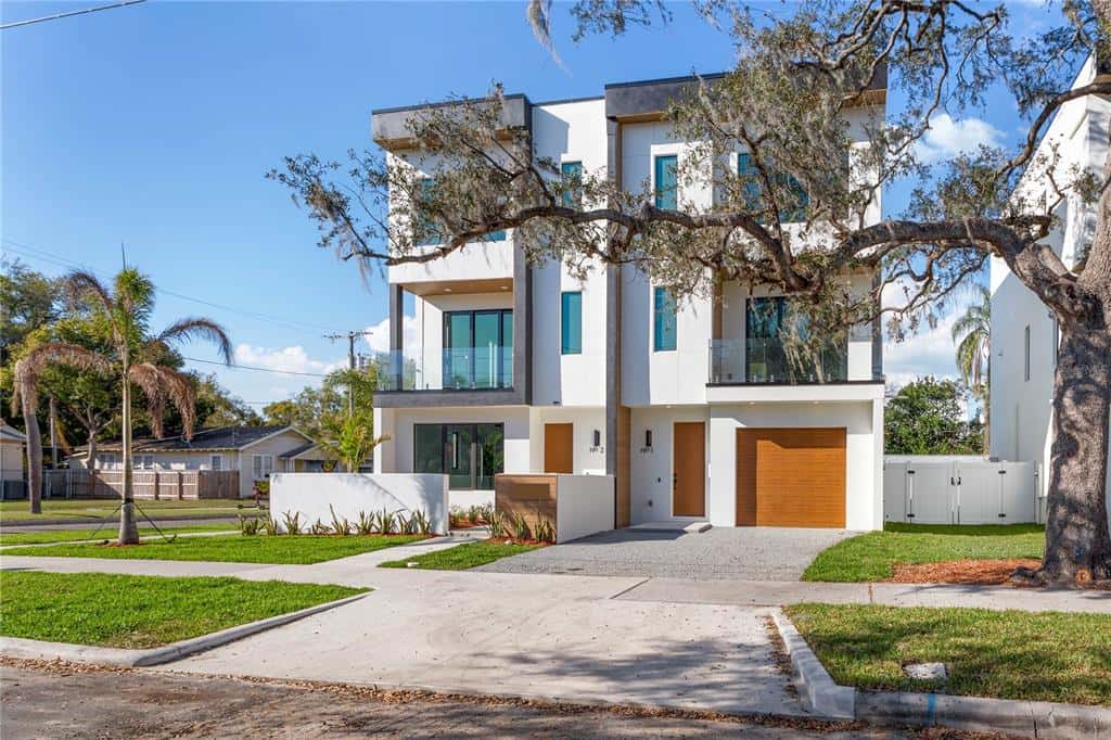 Townhouse in TAMPA