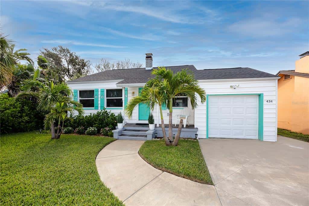 Single Family Residence in ST PETE BEACH