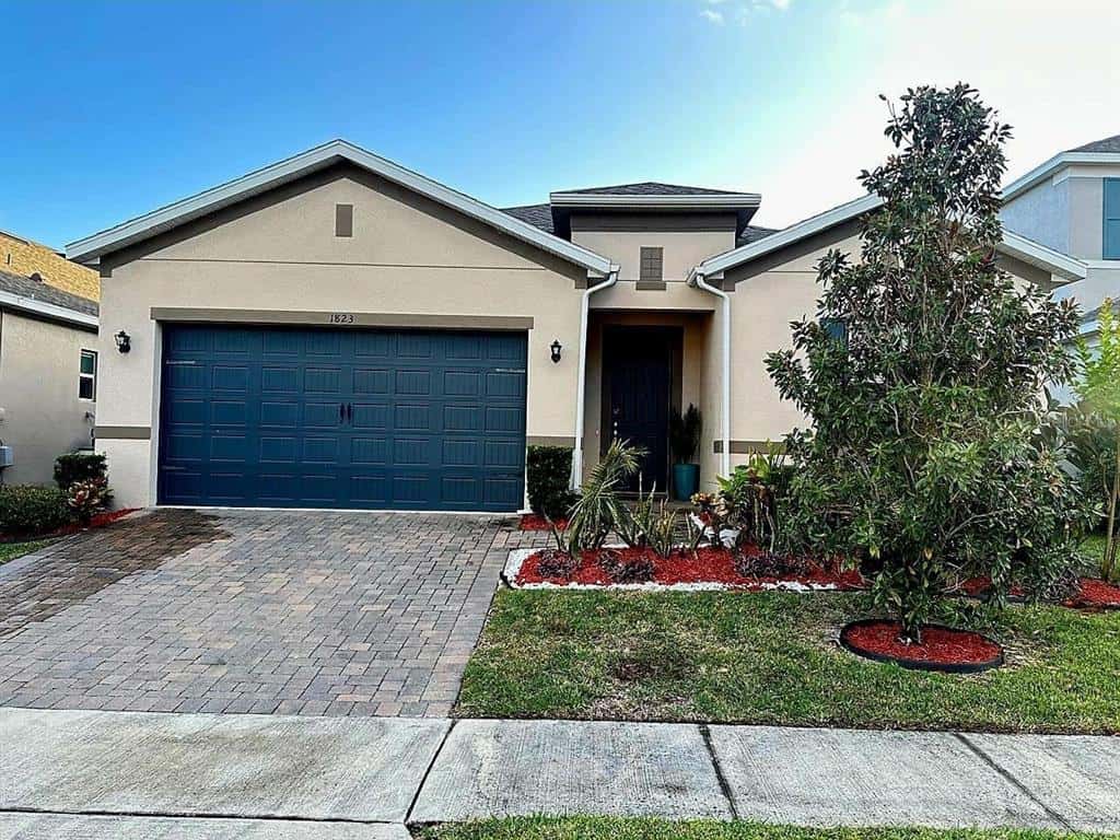 Single Family Residence in OCOEE