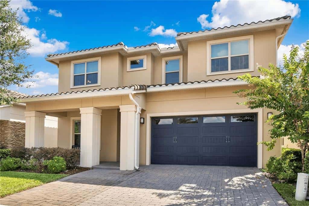 Single Family Residence in ORLANDO