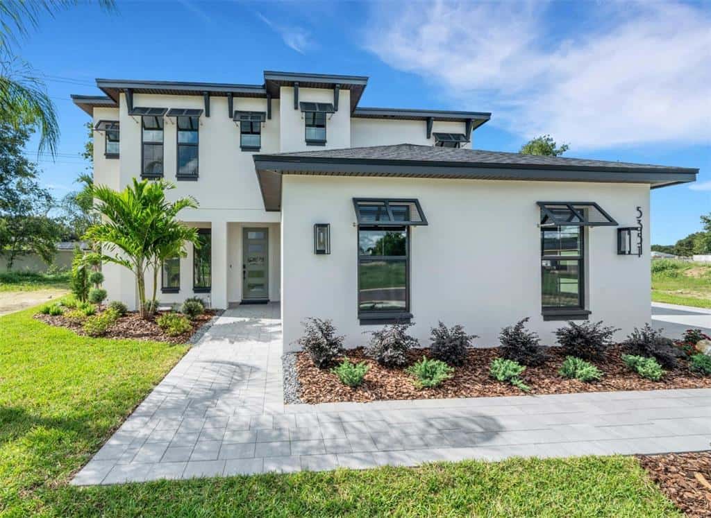 Single Family Residence in LAKELAND
