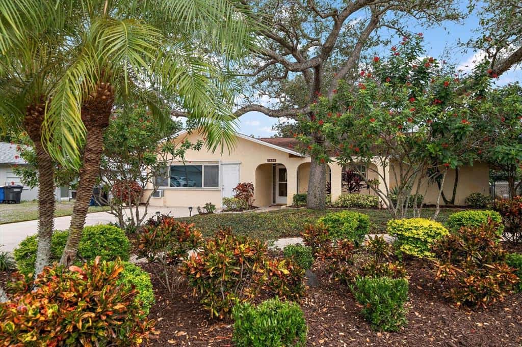 Single Family Residence in CLEARWATER