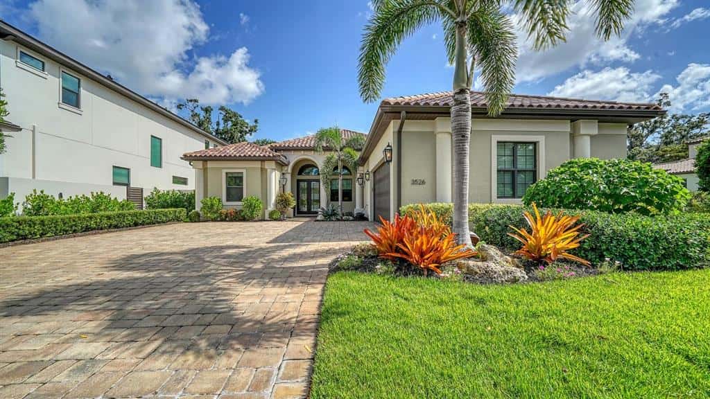 Single Family Residence in SARASOTA