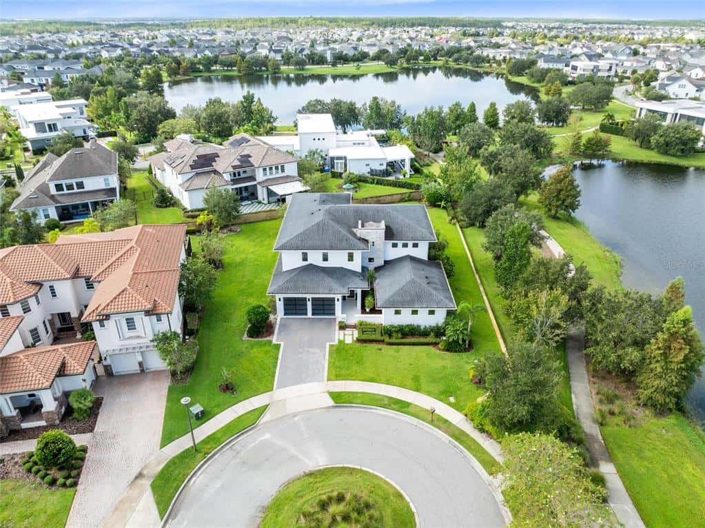 Single Family Residence in ORLANDO