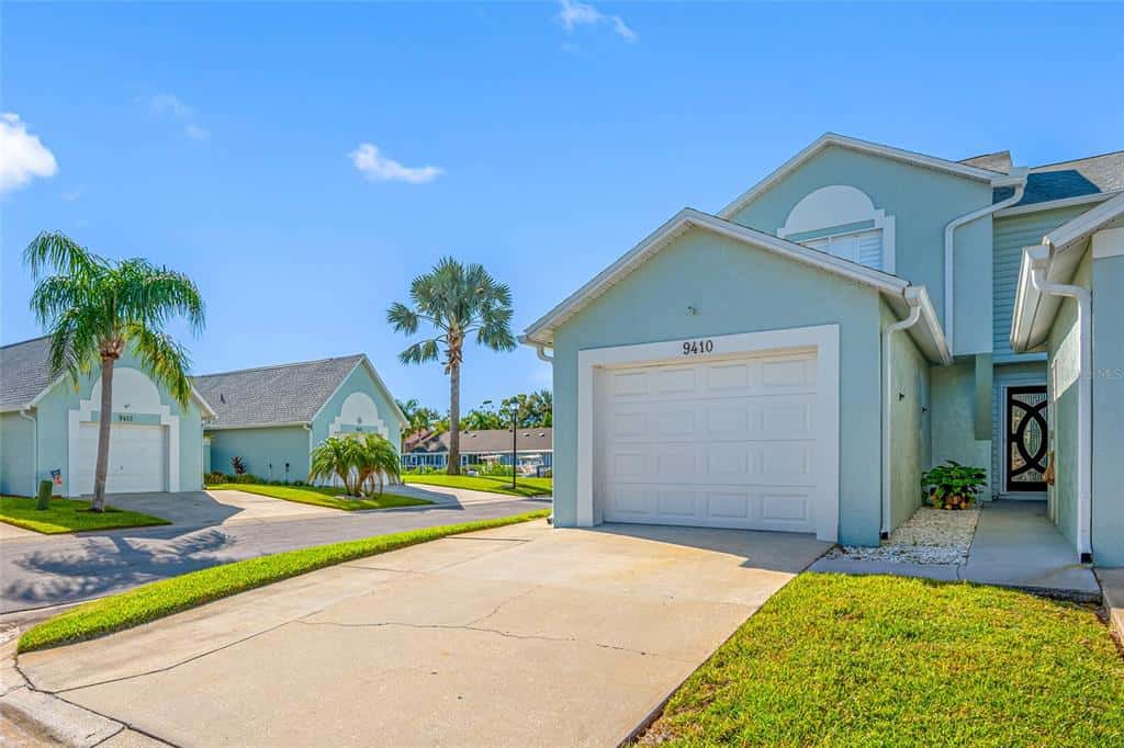 Townhouse in SEMINOLE