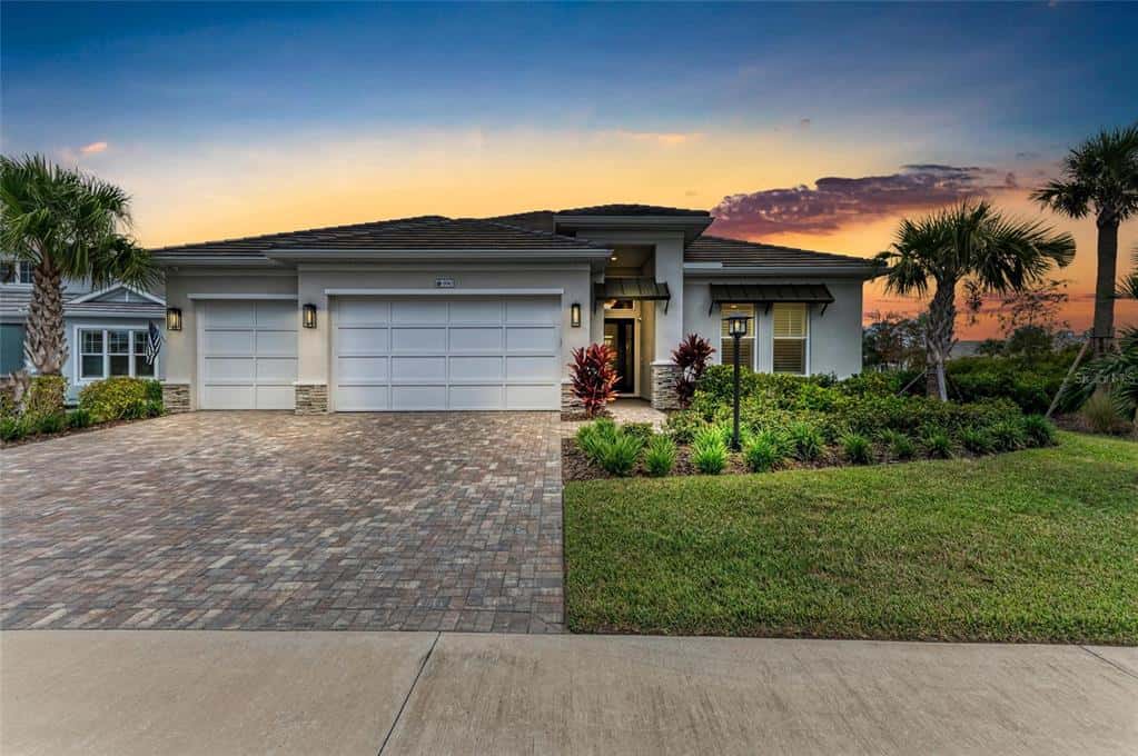 Single Family Residence in SARASOTA