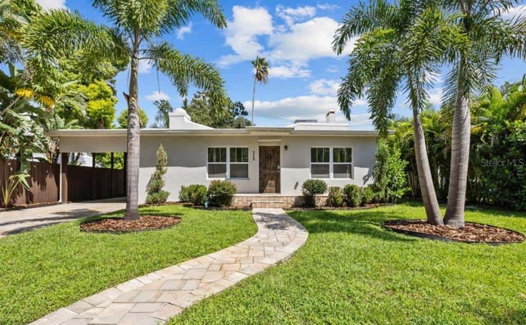 Single Family Residence in CLEARWATER