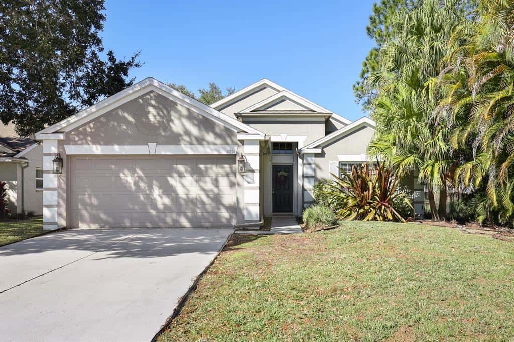 Single Family Residence in LUTZ
