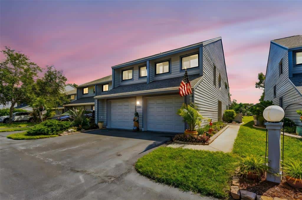 Townhouse in SEMINOLE