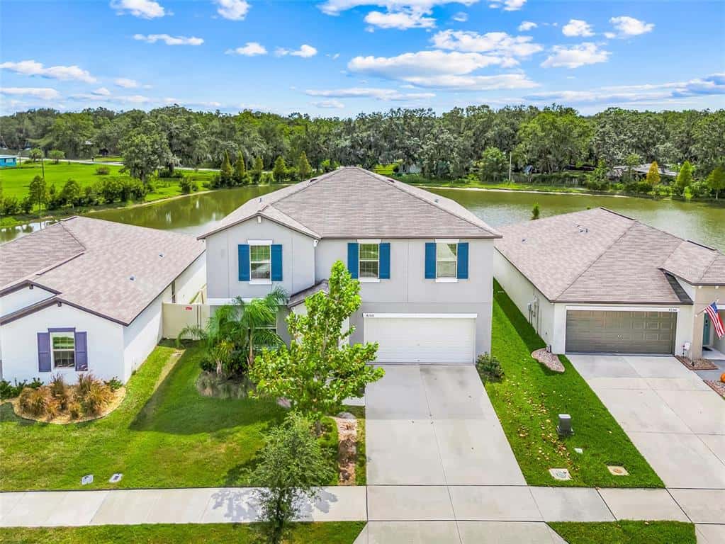 Single Family Residence in LAKELAND