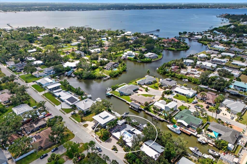 Single Family Residence in PALMETTO