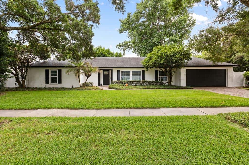 Single Family Residence in WINTER PARK