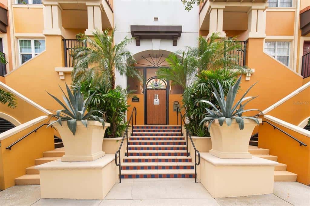Condominium in ST PETERSBURG
