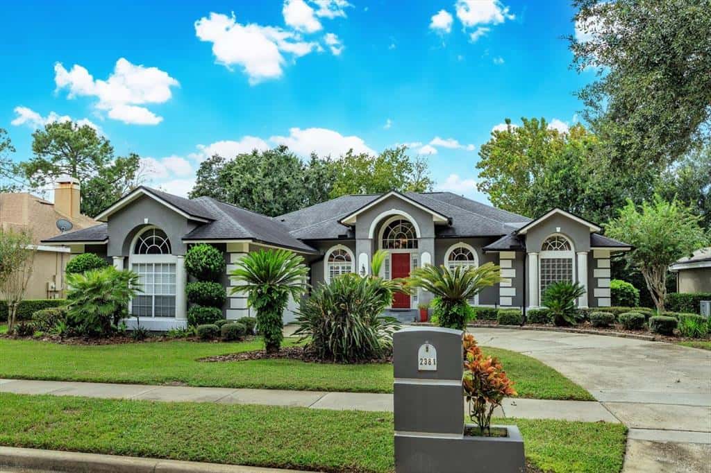 Single Family Residence in OVIEDO
