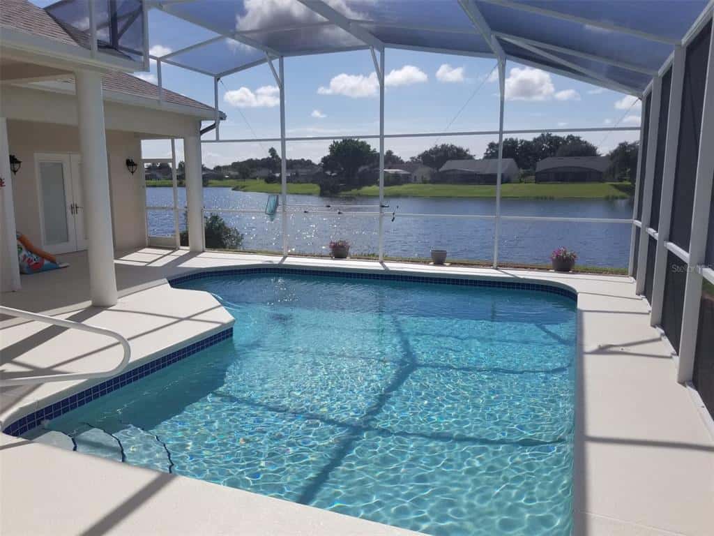 Single Family Residence in ORLANDO