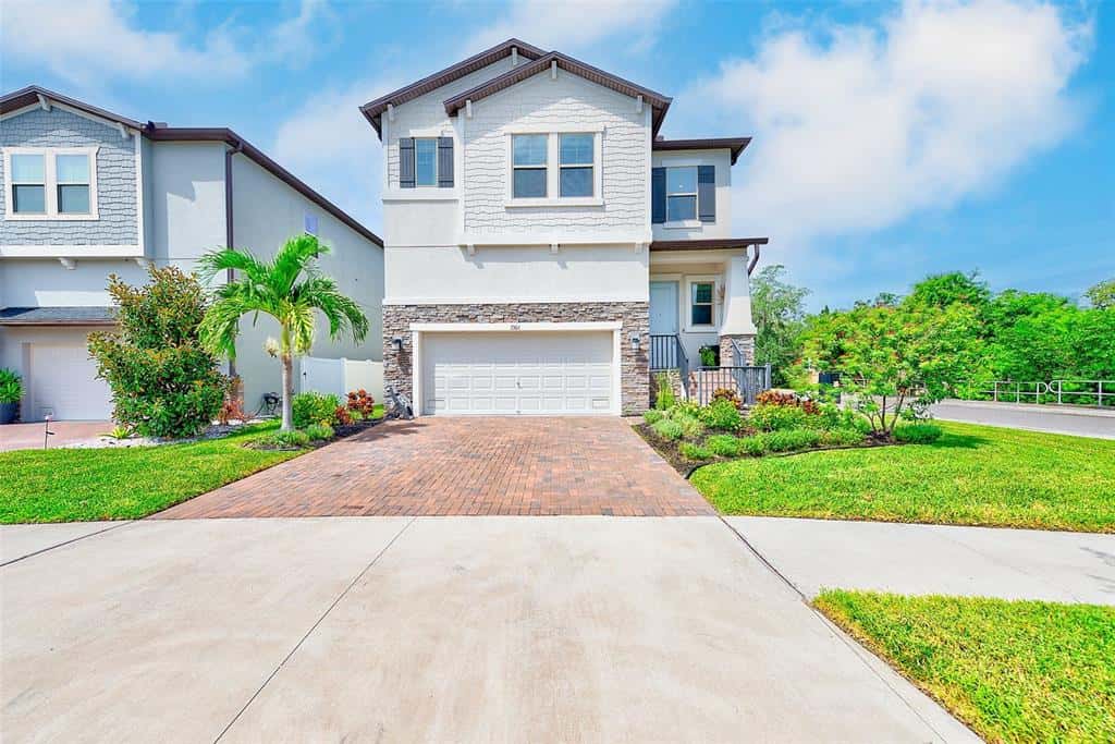 Single Family Residence in TAMPA
