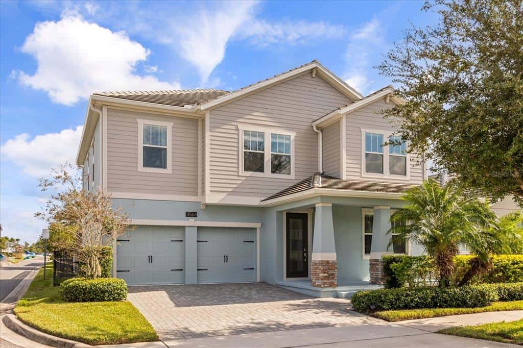 Single Family Residence in ORLANDO