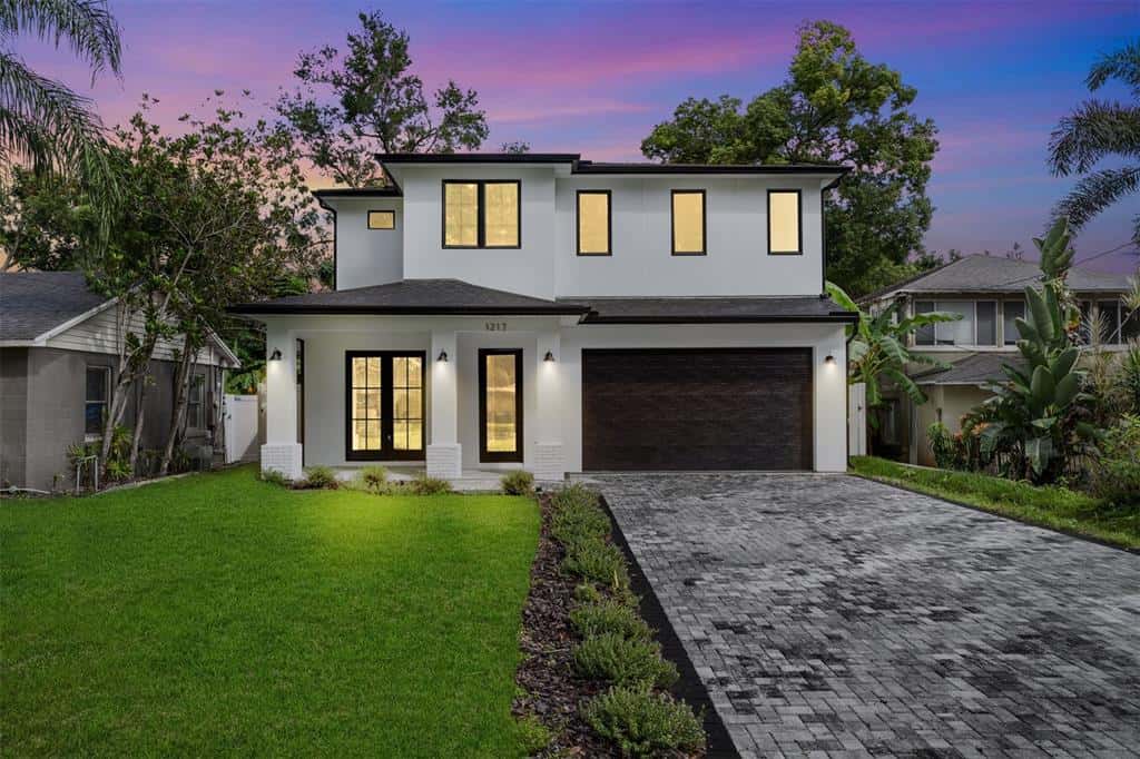 Single Family Residence in ORLANDO