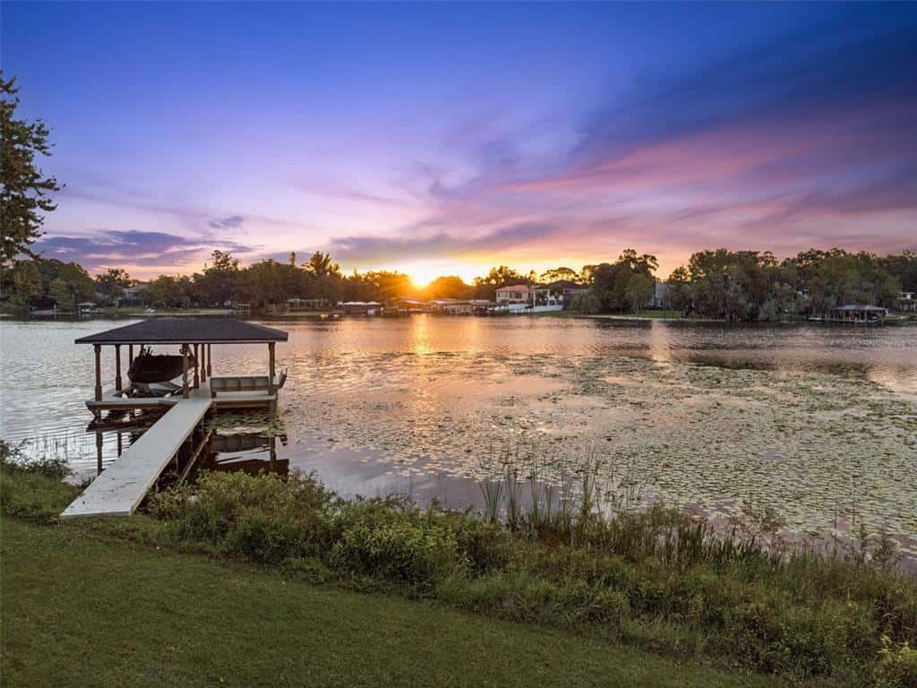 Single Family Residence in ORLANDO