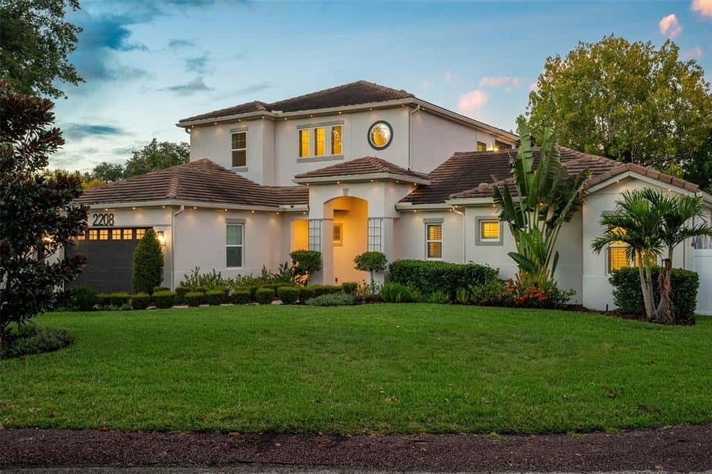 Single Family Residence in LONGWOOD