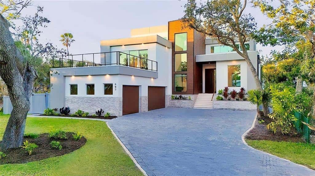 Single Family Residence in SARASOTA