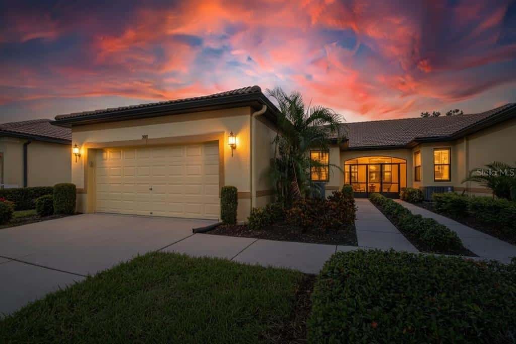 Villa in APOLLO BEACH