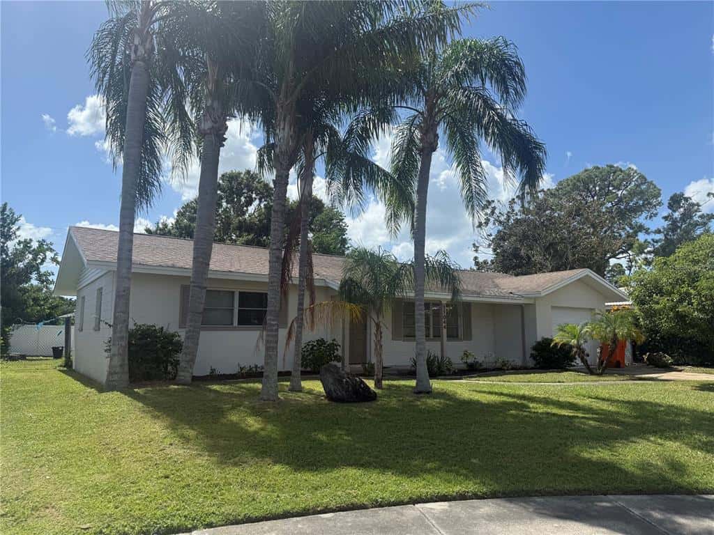 Single Family Residence in SEMINOLE