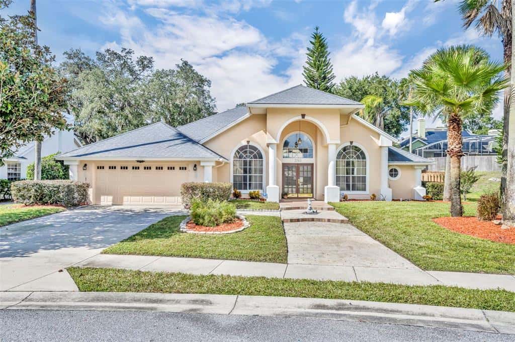 Single Family Residence in CASSELBERRY