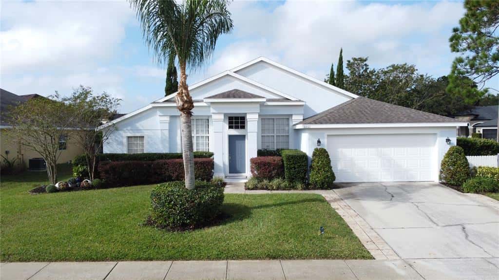 Single Family Residence in OVIEDO
