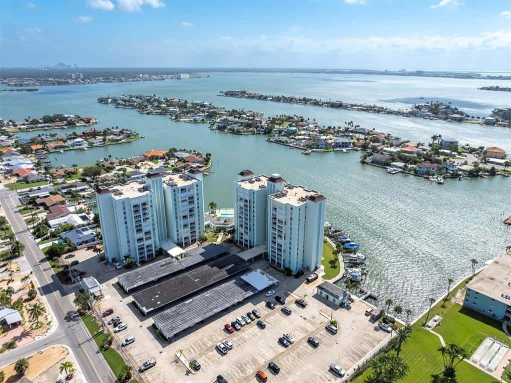 Condominium in ST PETE BEACH