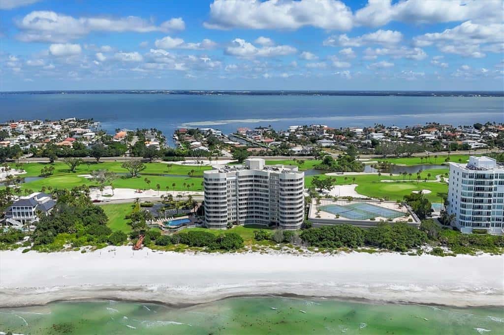 Condominium in LONGBOAT KEY