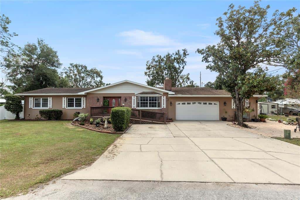 Single Family Residence in TAMPA