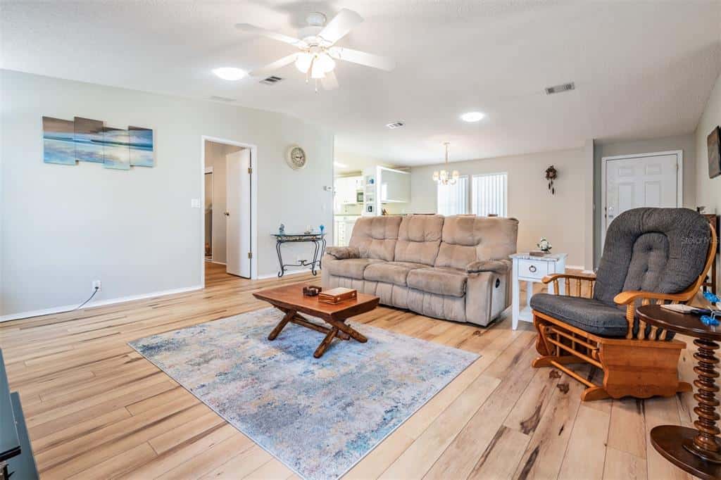 Manufactured Home in ZEPHYRHILLS
