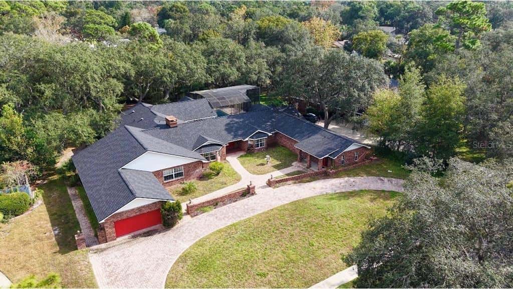 Single Family Residence in LONGWOOD