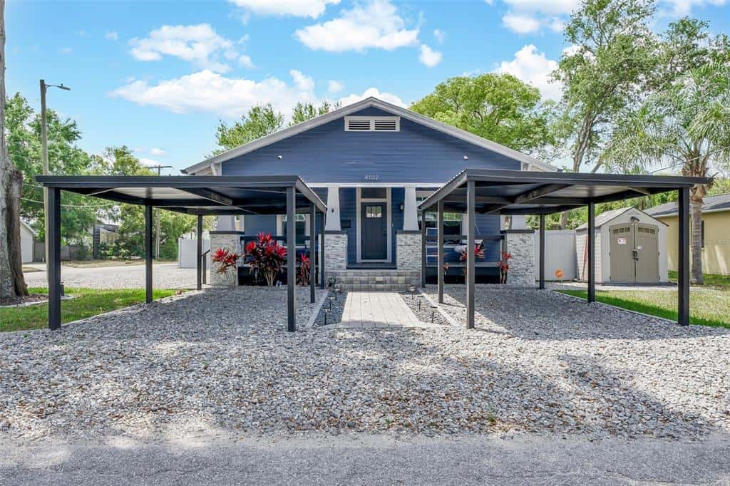 Single Family Residence in TAMPA