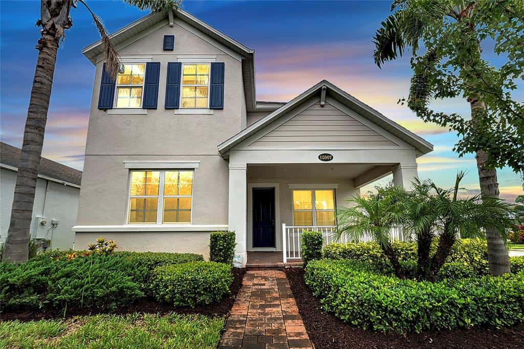 Single Family Residence in WINTER GARDEN