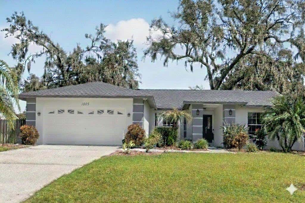 Single Family Residence in BRANDON