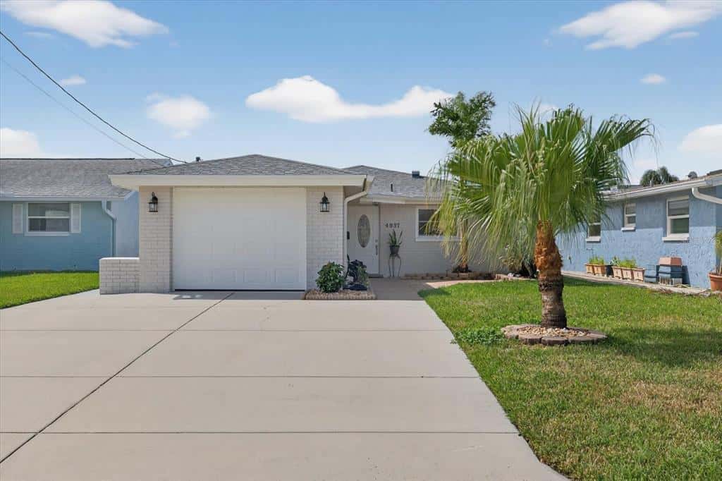 Single Family Residence in NEW PORT RICHEY