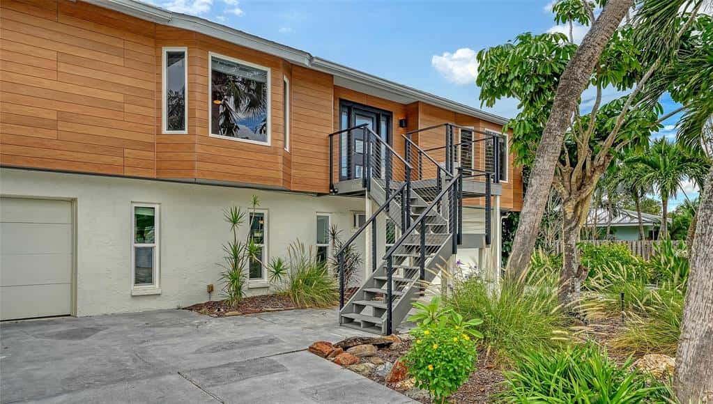 Single Family Residence in SARASOTA