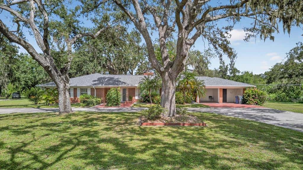 Single Family Residence in RUSKIN