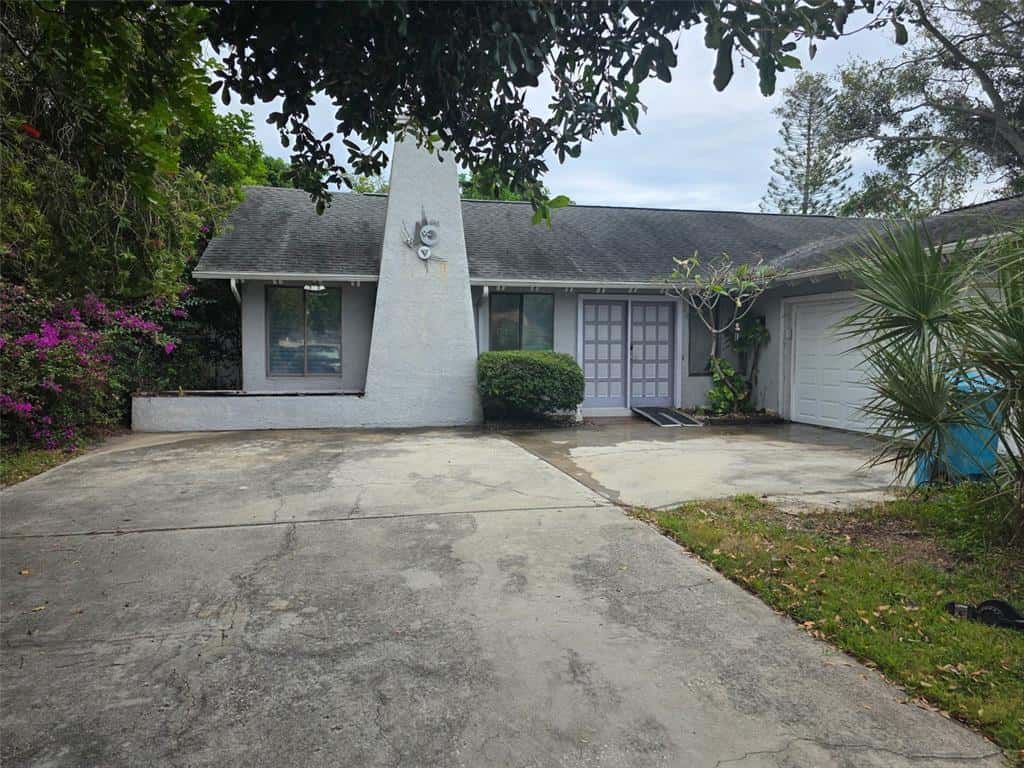 Single Family Residence in SEMINOLE