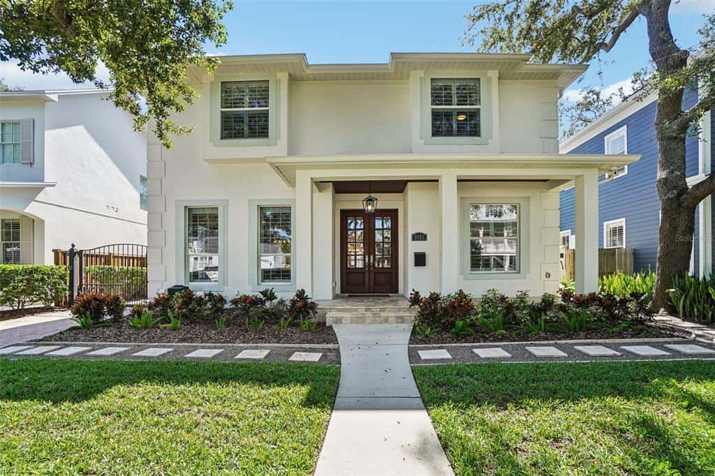 Single Family Residence in TAMPA